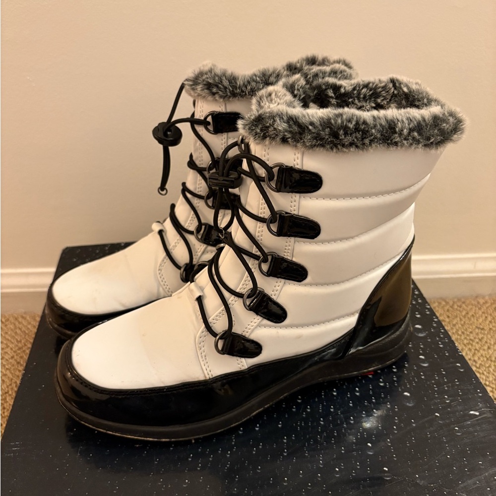 Totes Women's Snow Boot